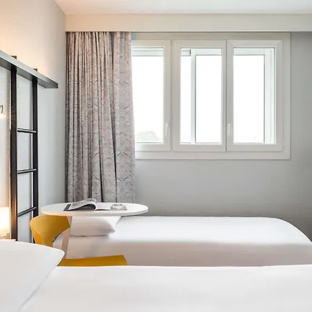Ibis Styles Centre מו