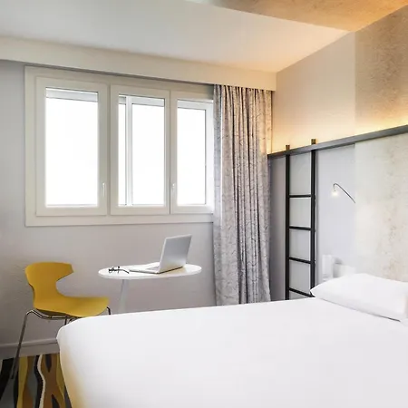 Ibis Styles Centre Hotel 3*