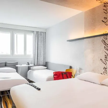Ibis Styles Centre 3* مو