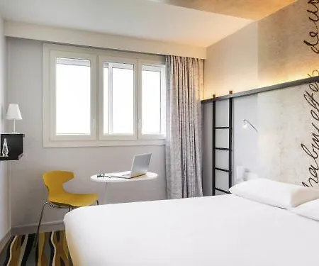 Ibis Styles Centre Hotel 3*